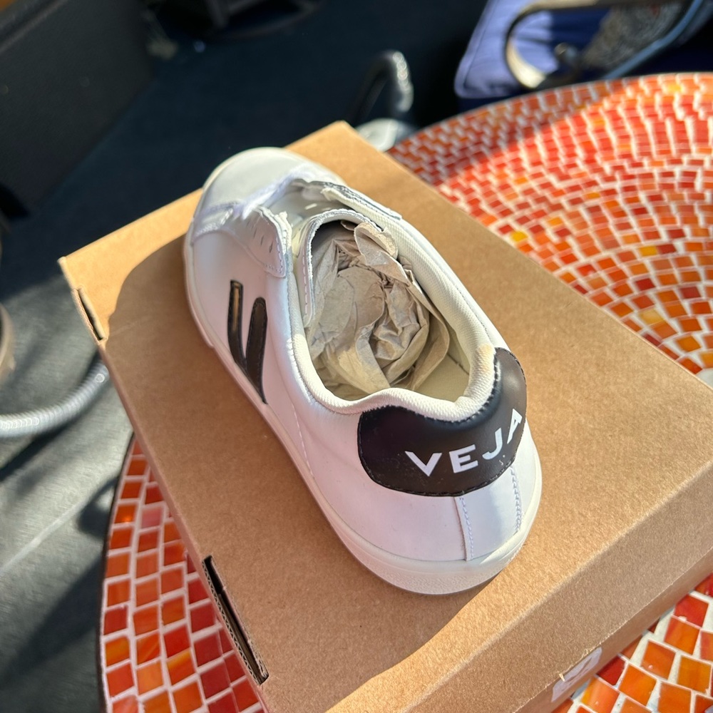 Veja Esplar leather white black